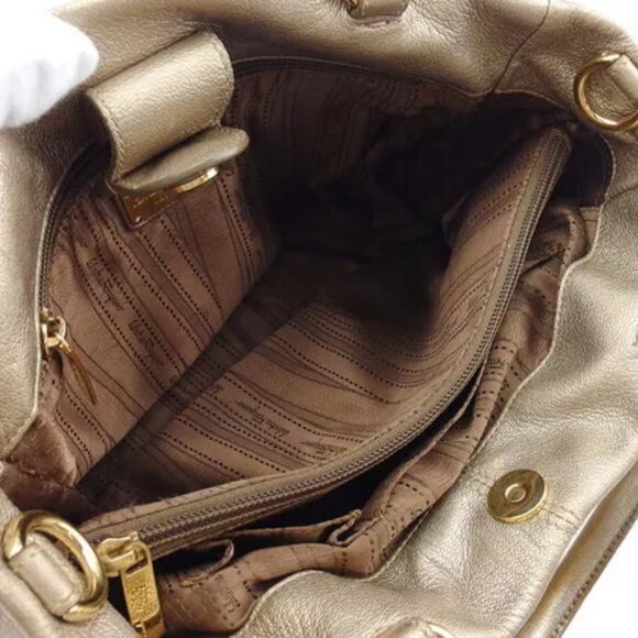 Salvatore Ferragamo Handbag Vara Leather x Gold Hardware Authentic Used - Picture 6 of 10